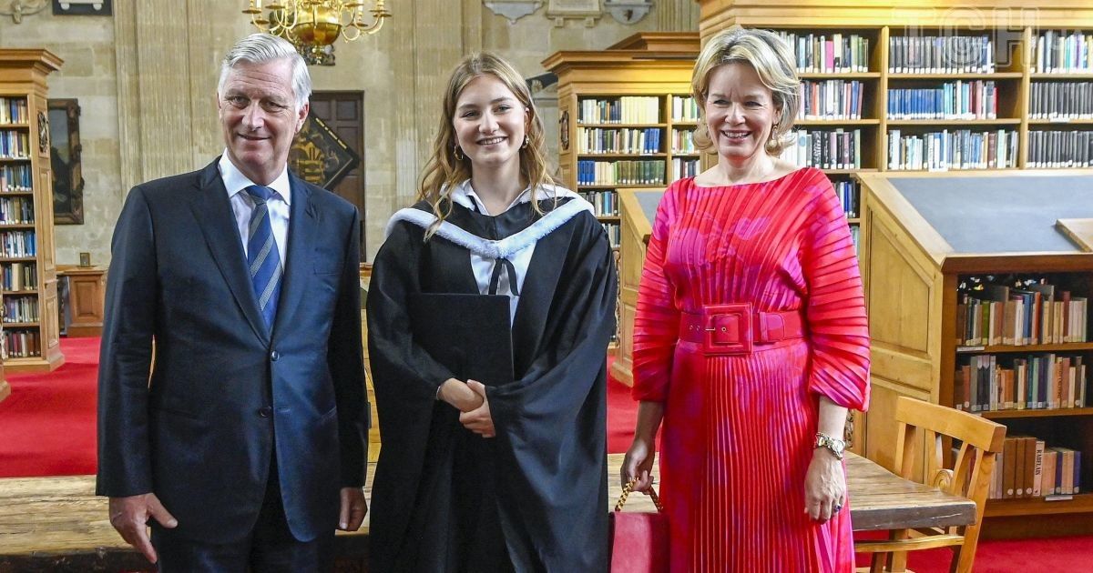 Королева Матильда, король Филипп и их дочь-выпускница Оксфорда - принцесса Елизавета