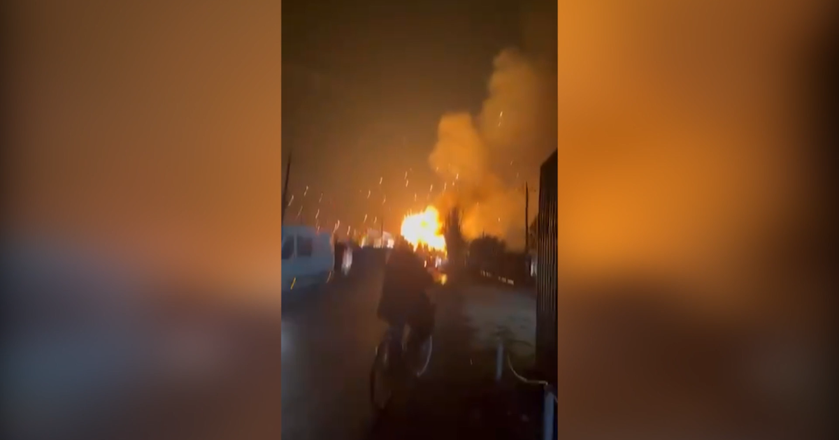 Пожежа та вибухи в Сєдово під Маріуполем