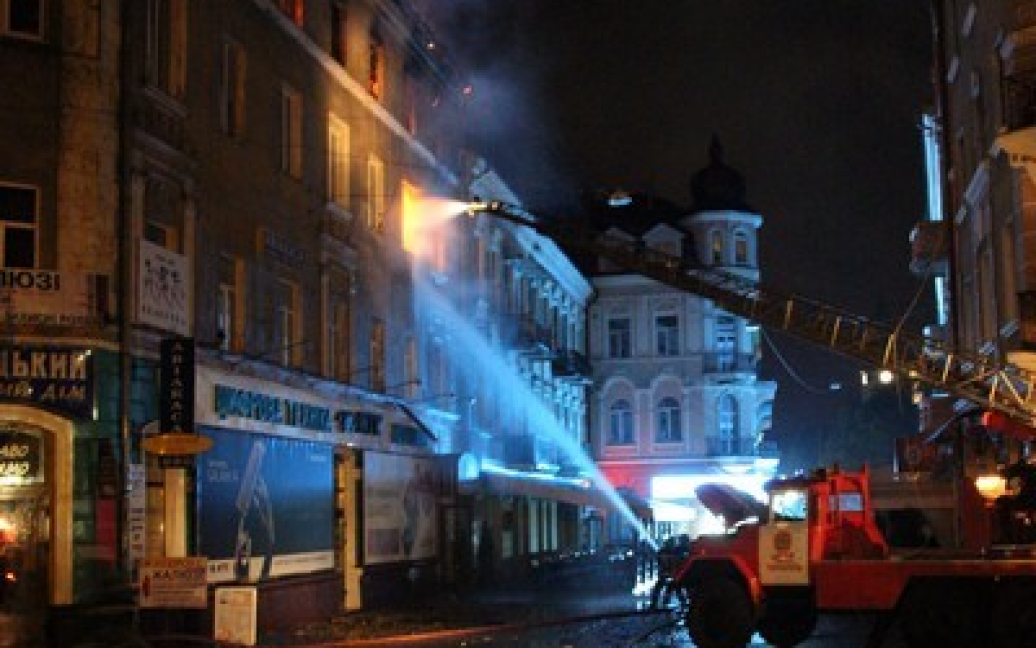 Огонь уничтожил два этажа / © ГСЧС в Тернопольской области