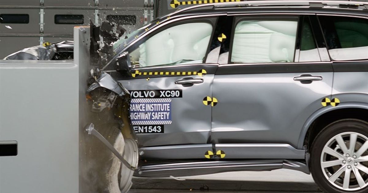 Новый Volvo XC90 подвергся суровому испытанию на краш-тесте IIHS (видео)