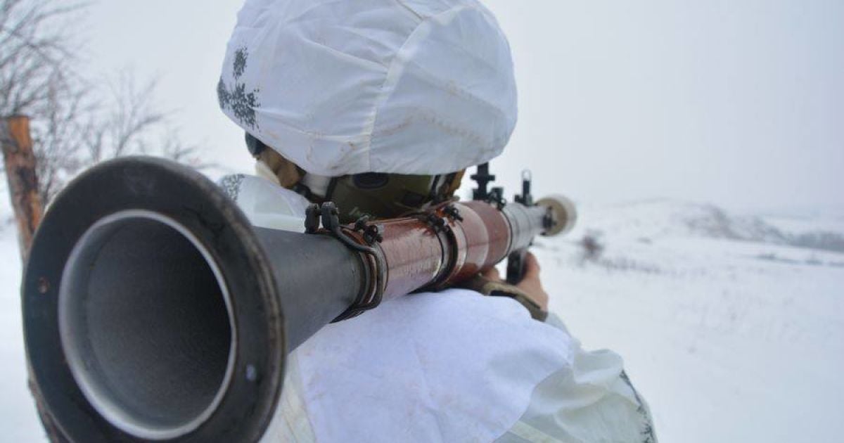 На Донбассе погиб военный, еще трое - ранены