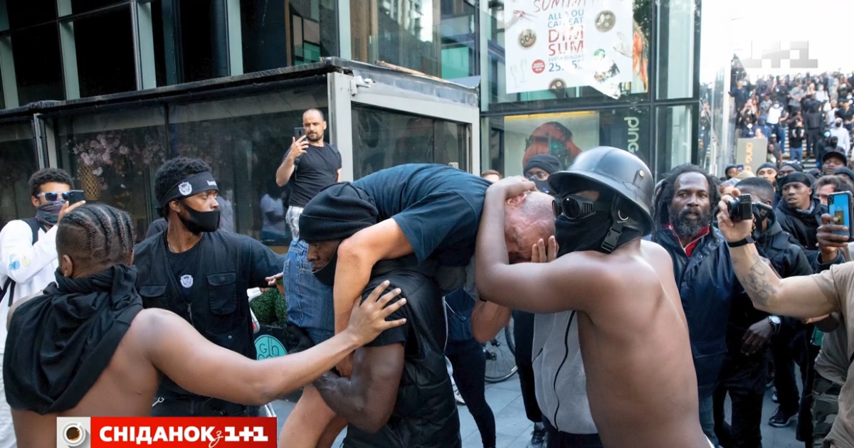Зламати расові бар’єри: як прихильник Black Lives Matter врятував білого учасника протестів у Лондоні