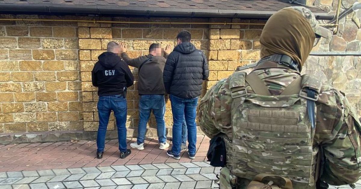 8 тысяч евро за пересечение границы: в Киеве разоблачена схема переправки призывников в Молдову (фото)