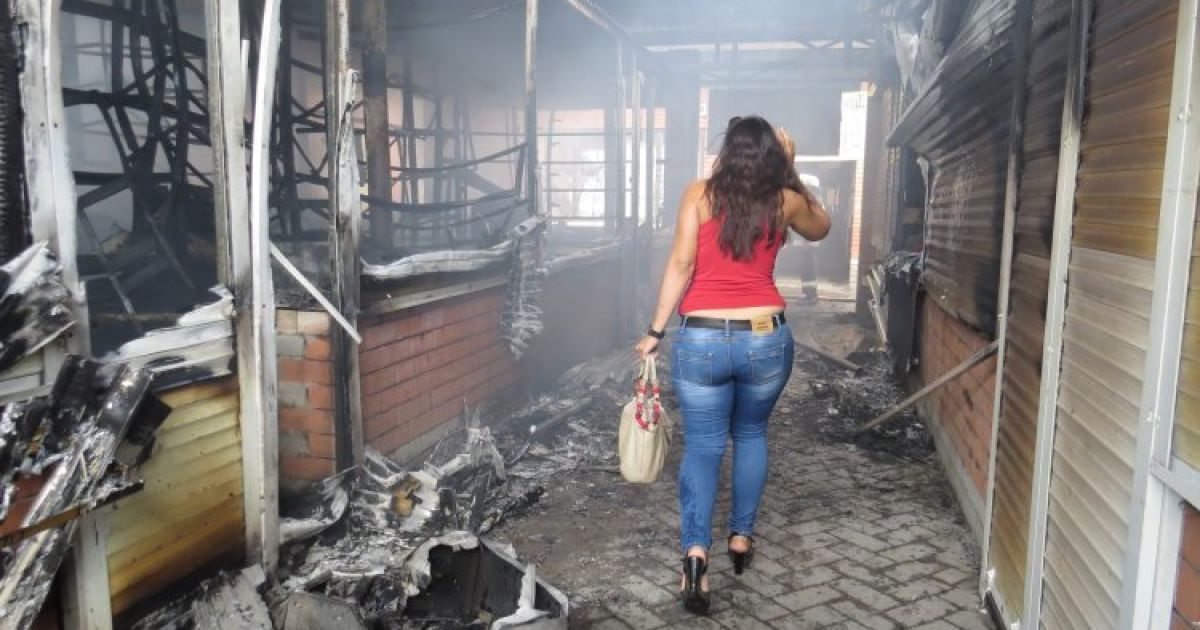 Последствия пожара на "Киевском рынке" в Мариуполе / © УНИАН