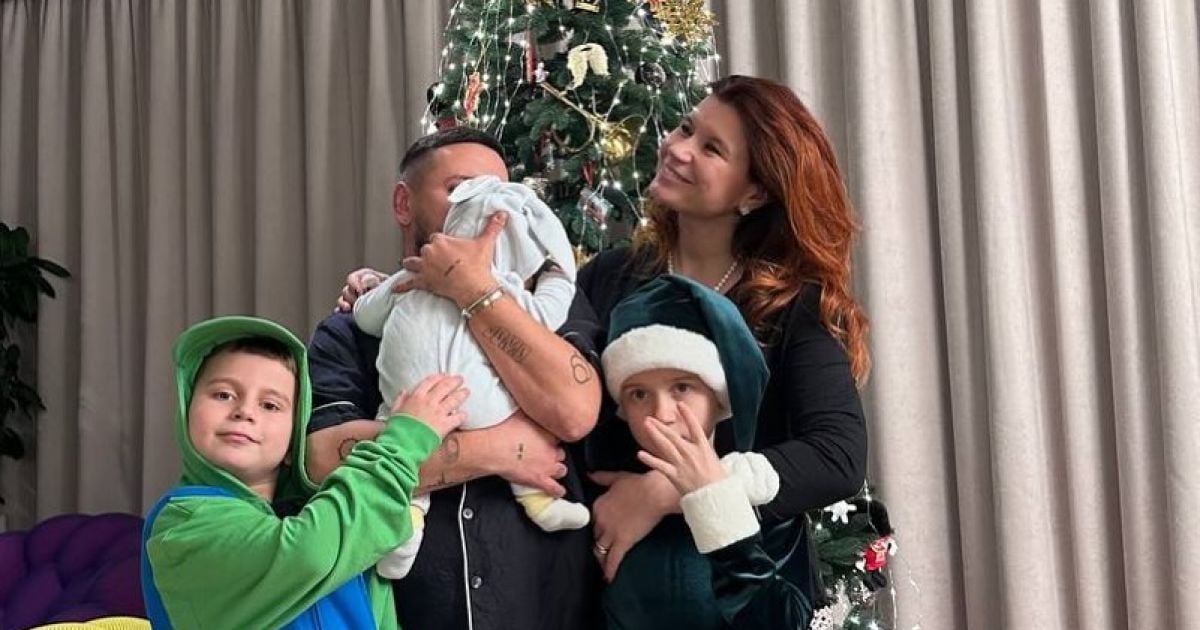 MONATIK із дружиною та синами