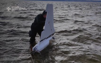 В Киевской области из Днепра выловили обломки вражеского беспилотника: появились фото