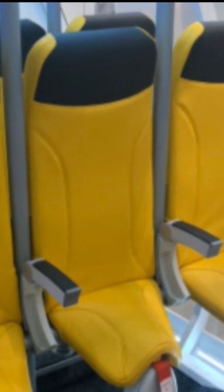 Перелет стоя: итальянская компания предложила новые кресла для самолетов-лоукостеров