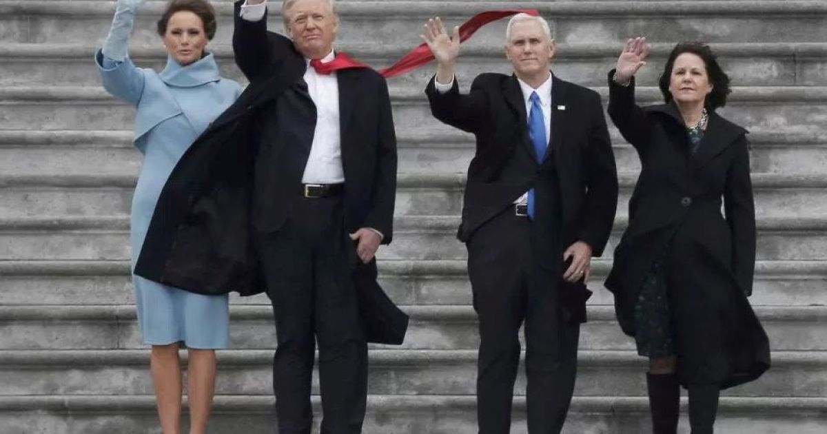 Фотожабы с галстуком Трампа