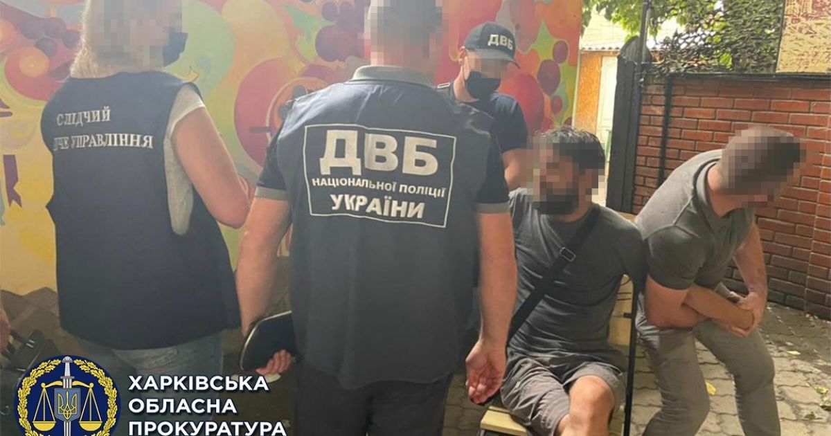 Посылал похоронные венки и угрожал убийством: в Харькове мужчина запугивал экс-сожительницу