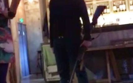 У Мережі оприлюднили фото та відео "ворошиловського стрільця" у ресторані в центрі Києва