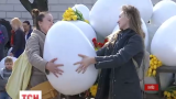 У Києві сьогодні роздавали яйця на писанки