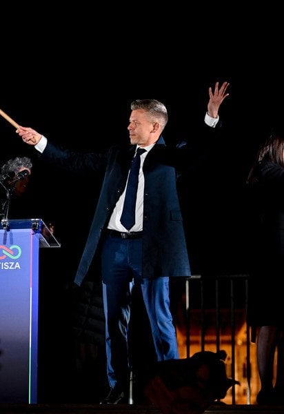 Мадяр упевнено лідирує