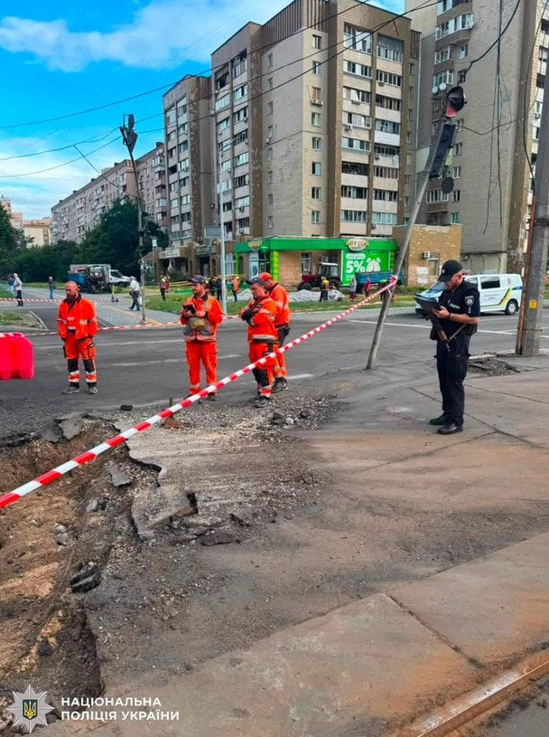 Внаслідок чергової російської атаки на Київ постраждали Дарницький, Дніпровський та Солом’янський райони / © Національна поліція Києва