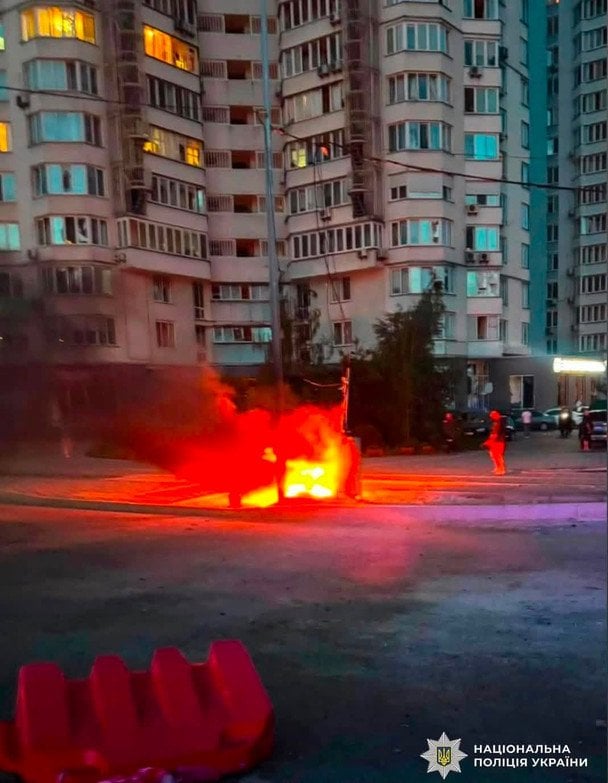 Внаслідок чергової російської атаки на Київ постраждали Дарницький, Дніпровський та Солом’янський райони / © Національна поліція Києва