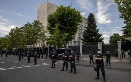 Письмо с, вероятно, взрывчаткой поступило в посольство США в Мадриде