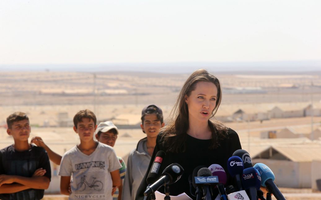 Джолі відвідала біженців у Сирії / © Getty Images