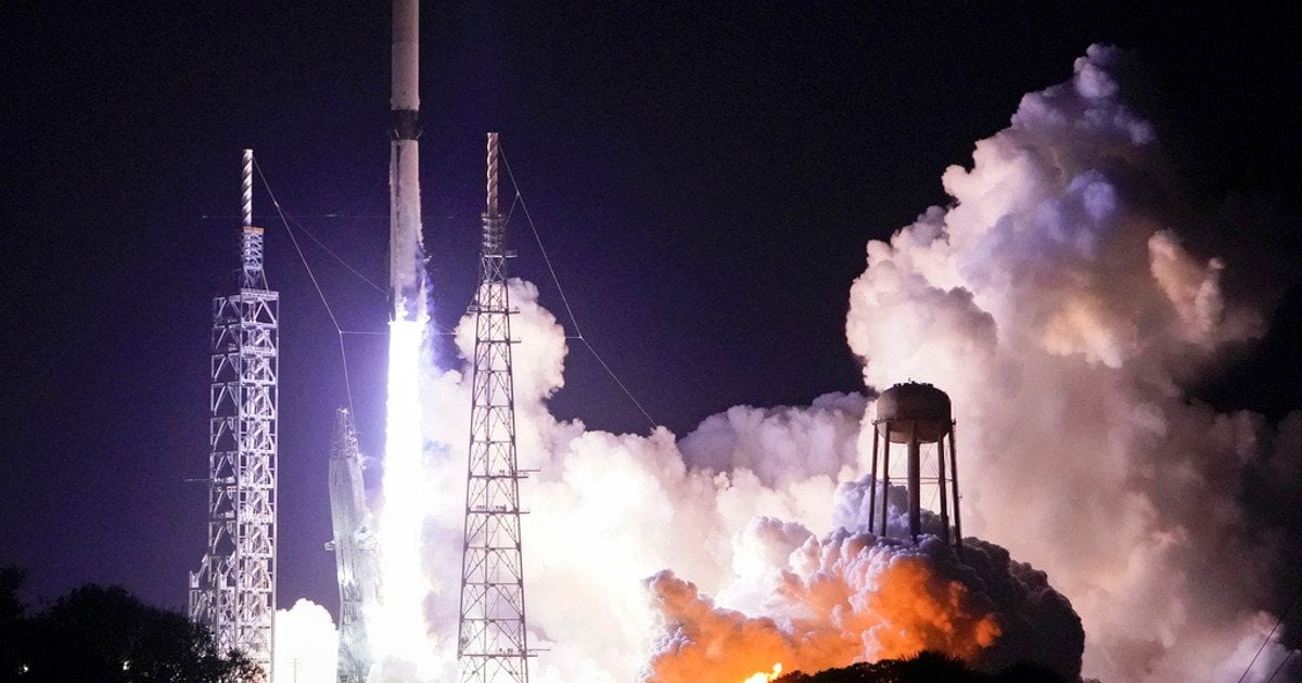 Ракета New Glenn компанії Blue Origin вибухнула під час вогневого тесту на стартовому майданчику
