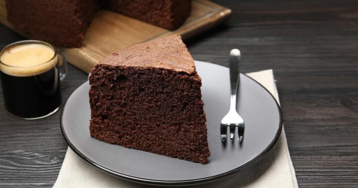 Шоколадний бісквіт без яєць і молока