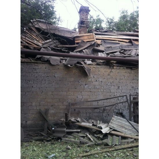 Ворожий осколок потрапив у шию: на Сумщині у селі Катеринівка загинула жінка внаслідок артобстрілу