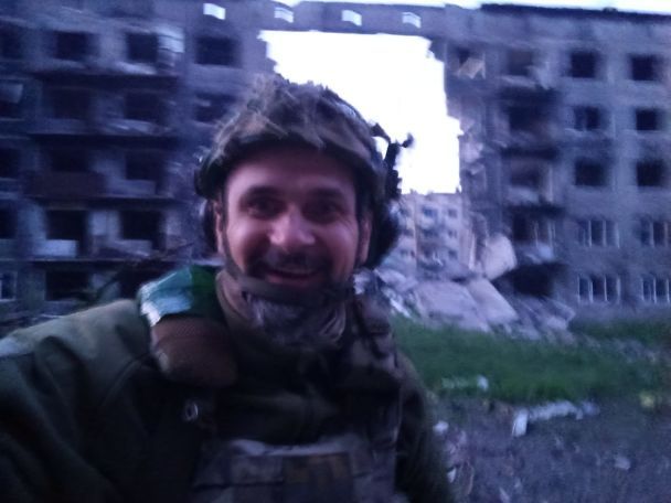 Олег Сенцов показал фото с фронта во время боев за Часов Яр / © Олег Сенцов / Facebook