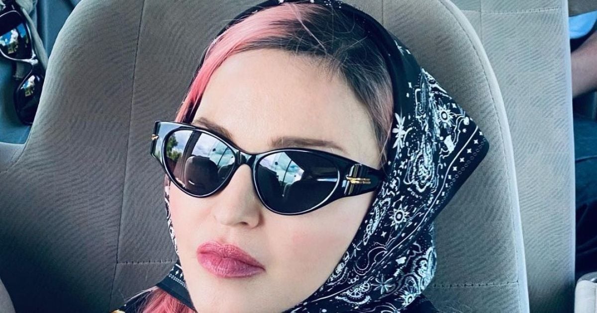 Несмотря на пандемию, Мадонна с детьми и молодым возлюбленным отправилась в Африку
