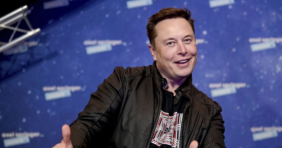 У Мережі показали салон Tesla Cybertruck, на якому Ілон Маск приїхав на завод у Техасі
