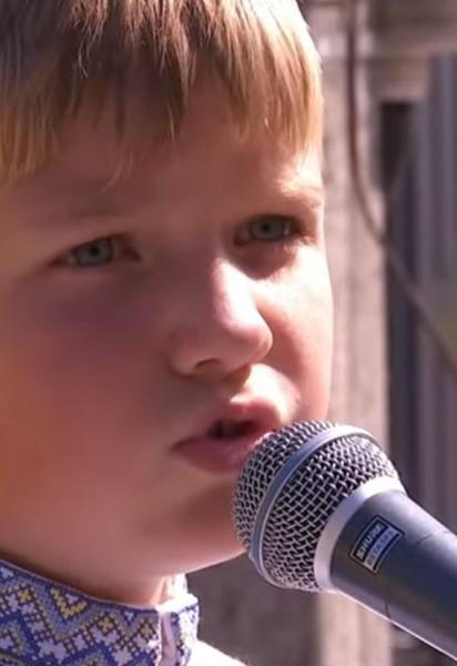 8-річний львів’янин своїм співом зібрав пів мільйона гривень для ЗСУ лише за кілька тижнів