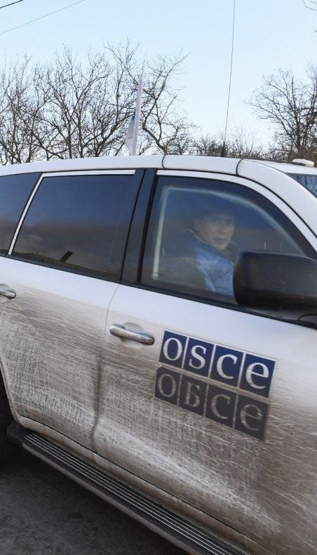Біля окупованого Донецька перекинувся бронеавтомобіль ОБСЄ