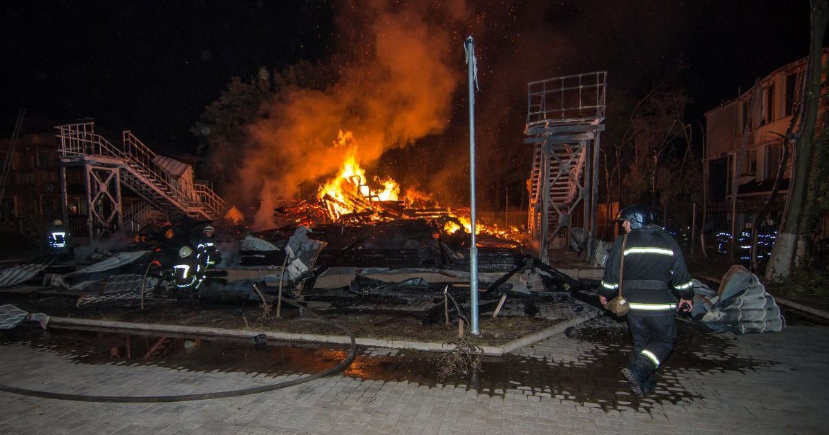 пожежа в дитячому таборі Вікторія в Одесі_7 / © УНИАН