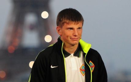 Російський футболіст поголив голову блогеру