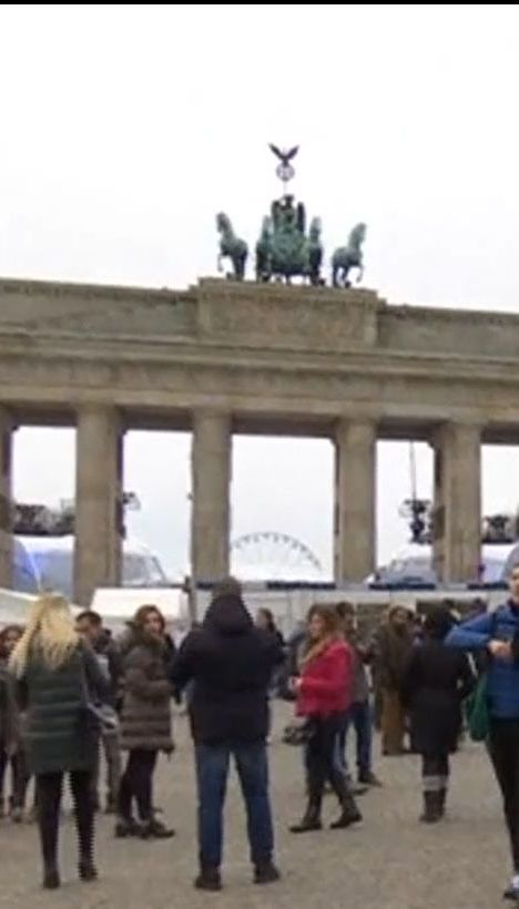 Подготовка к праздникам: в Берлине создадут зоны безопасности для женщин, а в Великобритании - мобильные вытрезвители