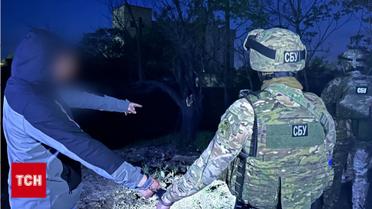 Продають Україну за копійки! Зрадники палять авто військових за вказівками ФСБ!