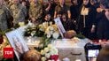 У Києві прощаються з убитими під час атаки доньками загиблого захисника