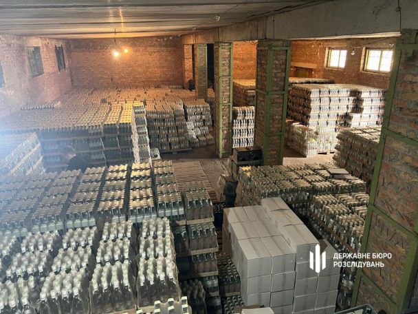 Склади підробленої продукції / © Державне бюро розслідувань