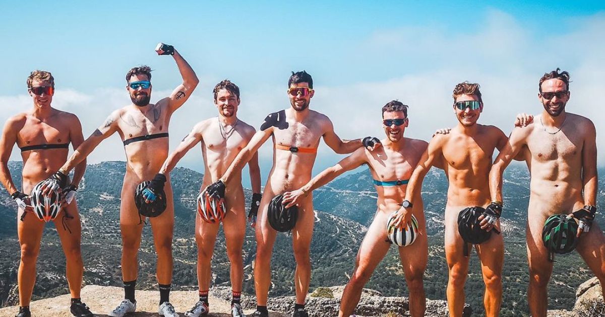 Швейцарські біатлоністи роздягнулися догола, щоб представити склад на наступний сезон