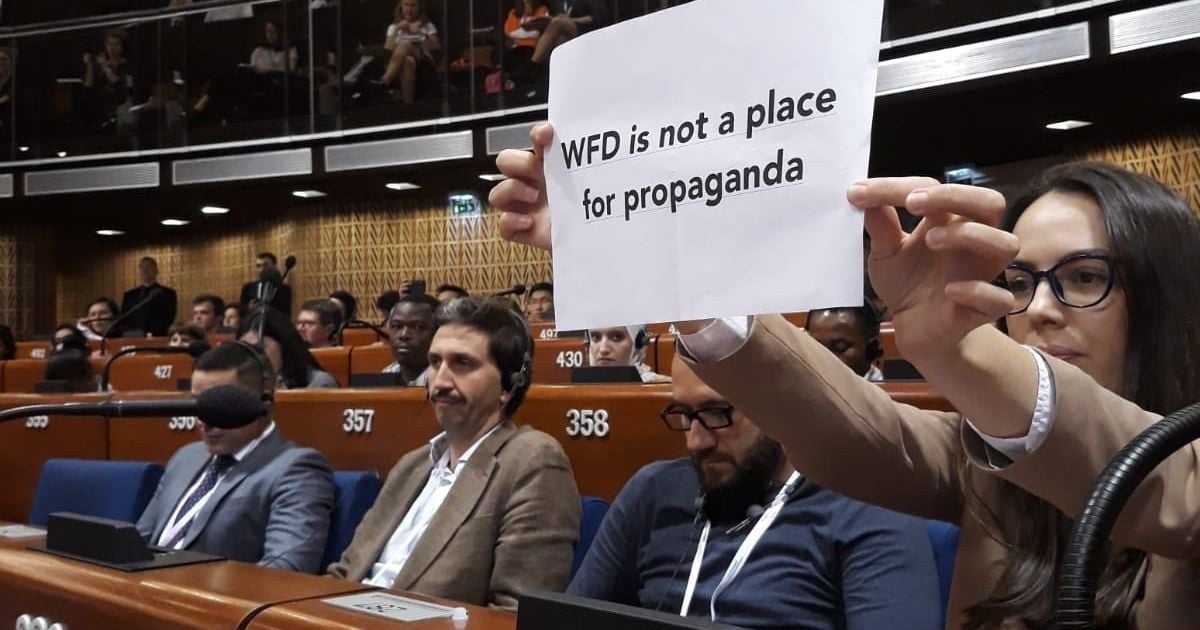 Журналисты сорвали выступление российских пропагандистов в Совете Европы возгласами "Fake!"