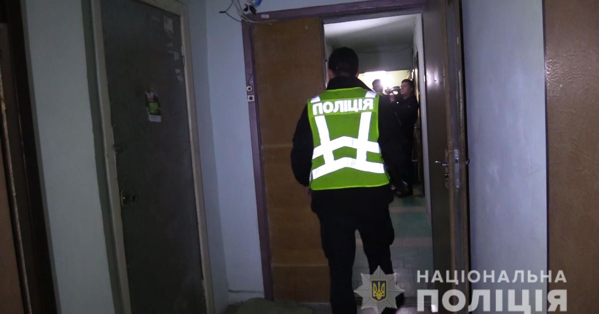 чоловік порожував зброєю_5 / © Полиция Киева / Facebook