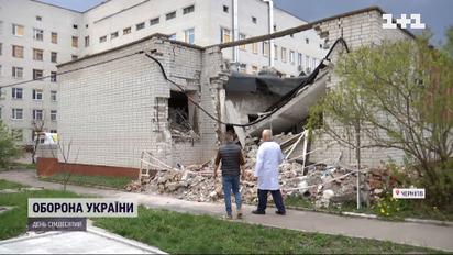 Міська лікарня Чернігова отримала новий реанімобіль