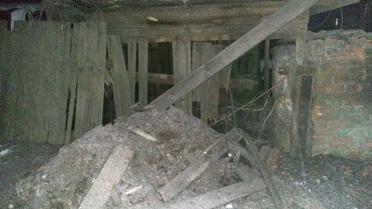 У Торецьку обстріли подірявили паркани й стіни будинків / © Національна поліція України