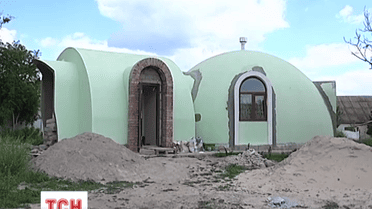 Херсонці переходять жити у нестандартні круглі будинки