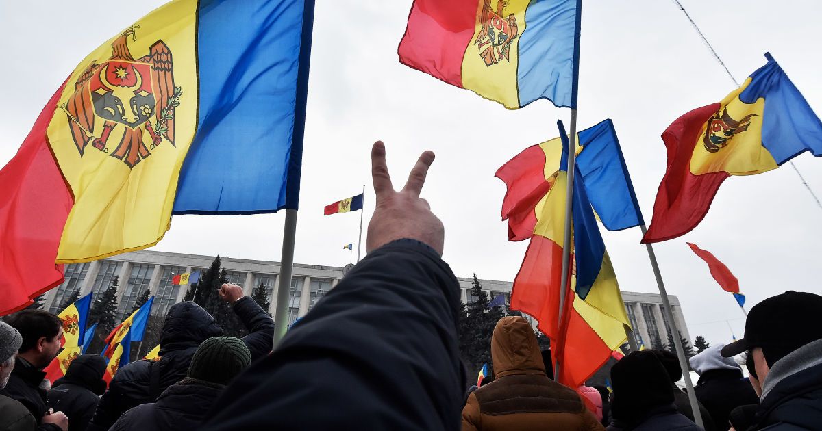 Протесты в Молдове: требования громких отставок, выборов до апреля и заблокированный Кишинев