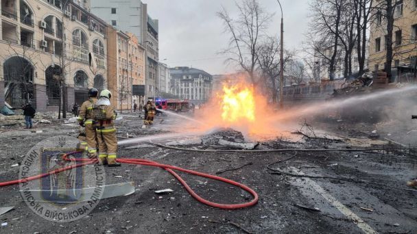 Наслідки ракетного удару по Києву зранку 20 грудня. фото: КМВА.