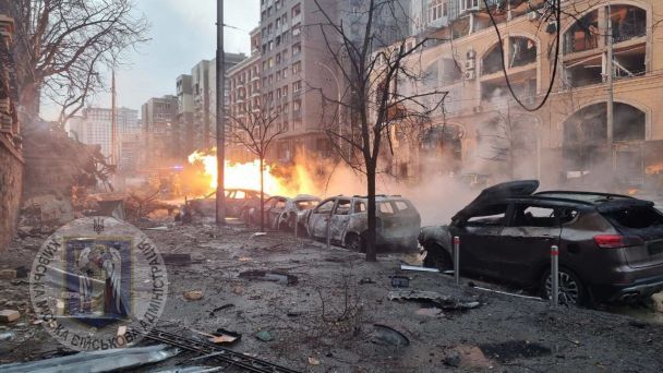 Наслідки ракетного удару по Києву зранку 20 грудня. фото: КМВА.