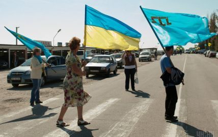 Україна спростить отримання дозволів для візитів до Криму - Зеленський