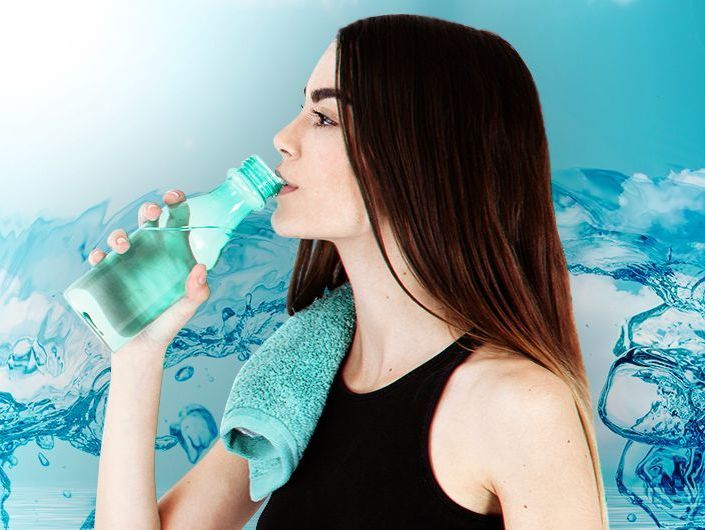 Чому не варто пити багато води