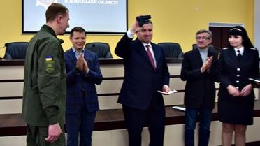 Поліцейським Донеччини вручили державні нагороди та подарували 32 квартири_10 / © Національна поліція України
