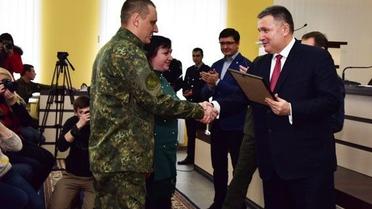 Поліцейським Донеччини вручили державні нагороди та подарували 32 квартири_9 / © Національна поліція України