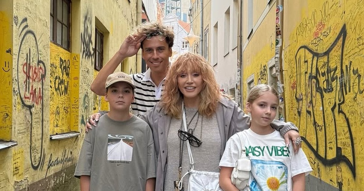 Алла Пугачова з чоловіком і дітьми