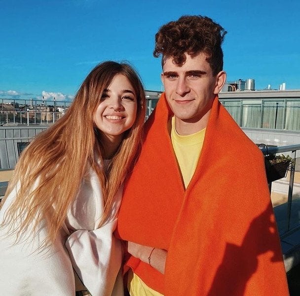 Український блогер-мільйонник після зречення від України одружився з відомою росіянкою в РФ