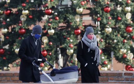 У Польщі послабили обмеження у новорічну ніч, але попередили про третю хвилю коронавірусу